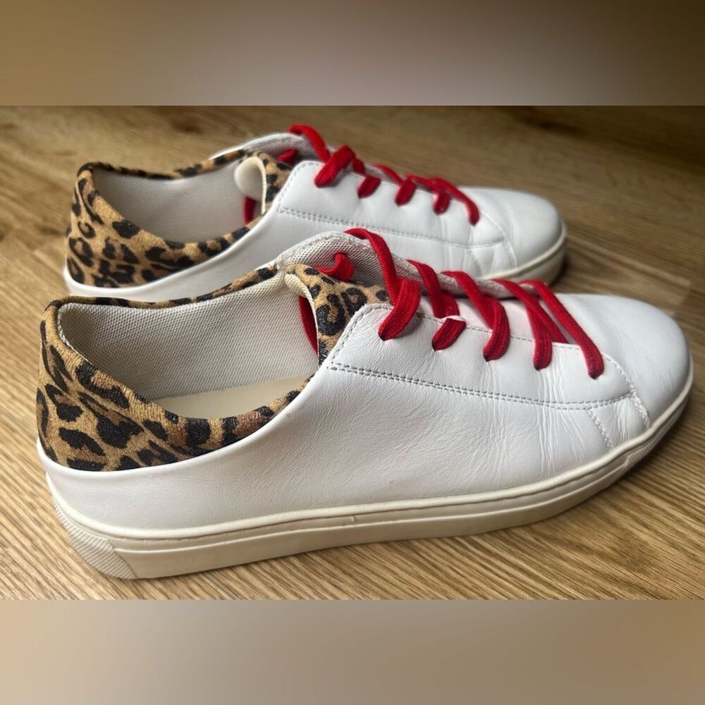The Flexx Sneaky Cat Sneaker Size 8.5